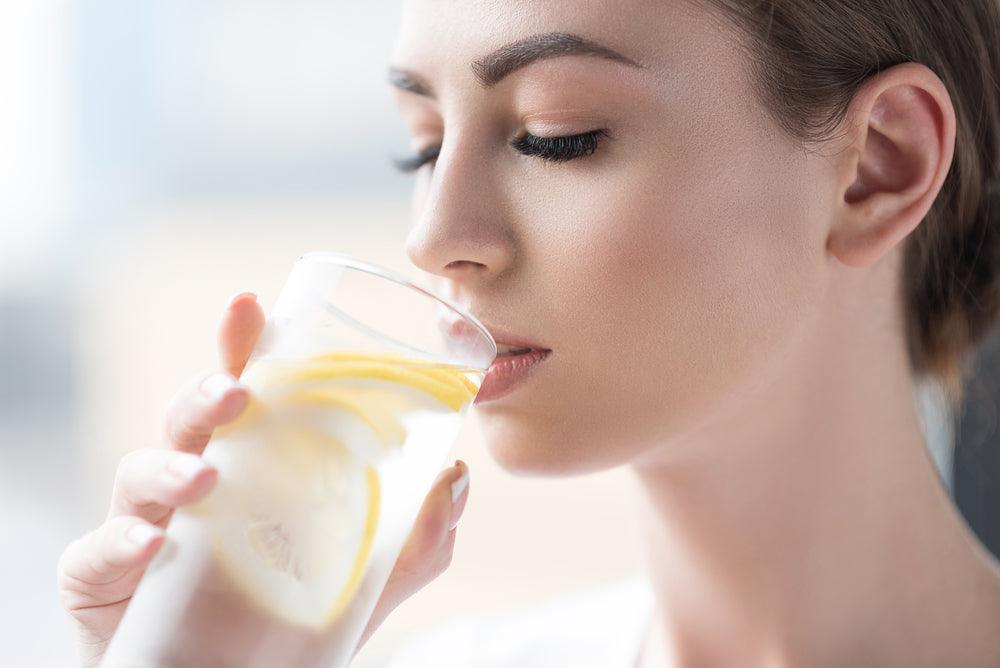 5 Benefits Of Drinking Lemon Water Daily - TheBlackPurple